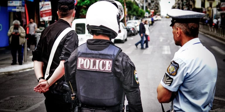 Τον σταμάτησαν για έλεγχο και… έβγαλαν λαβράκι – Συνελήφθη φυγόποινος με 7 καταδικαστικές αποφάσεις